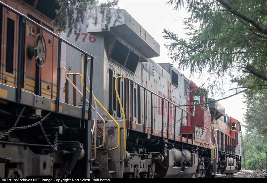 BNSF 776